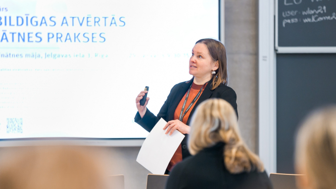 Signe Mežinska un ekrāns