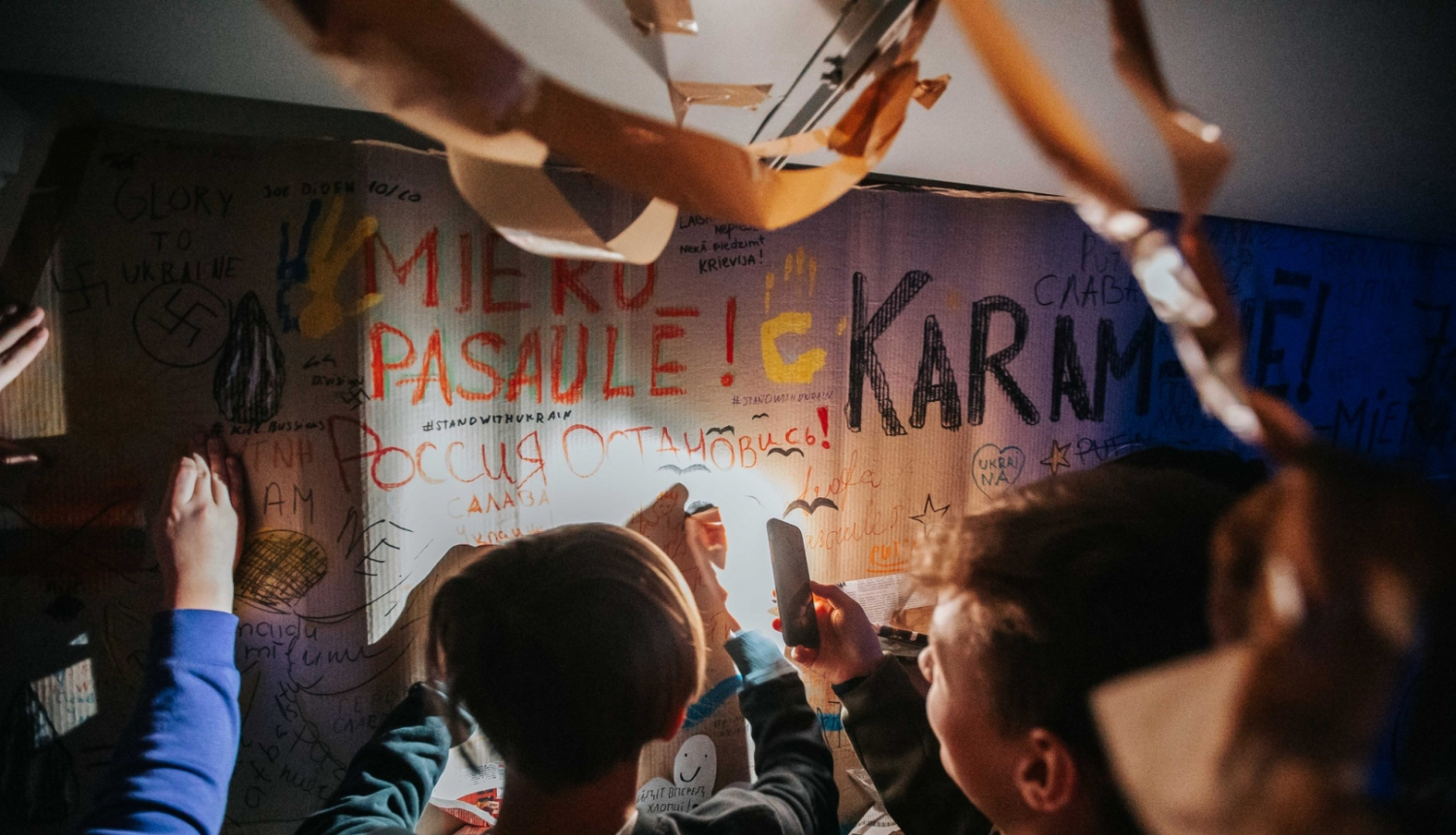 Majoru vidusskola. Publicitātes attēls. 