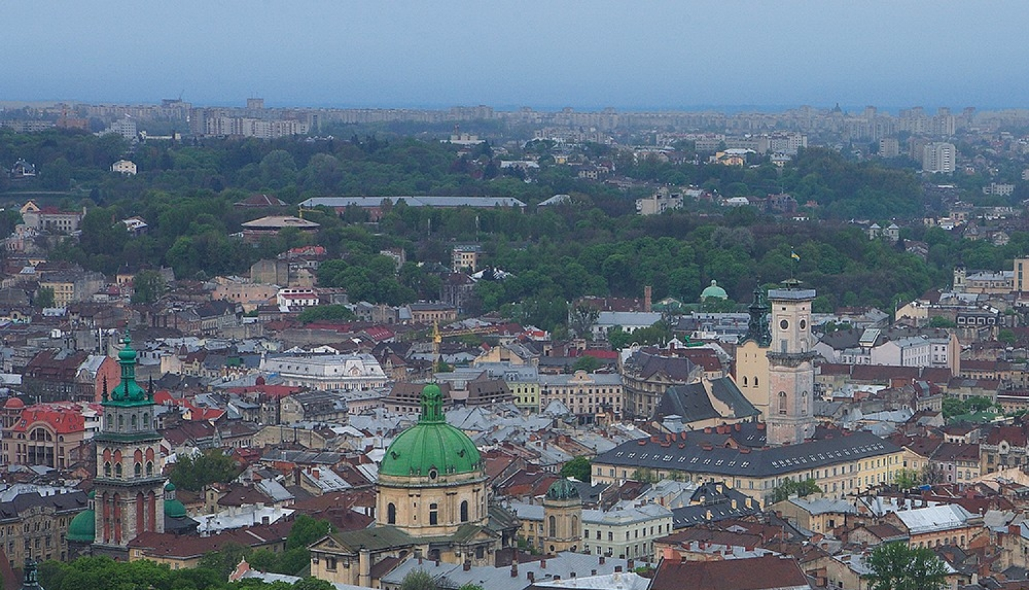 Skats no augšas uz Ļvivas vēsturisko centru.